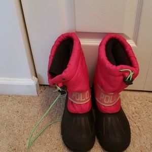 Clothing size range from 10,14 and shoes 8,8.5